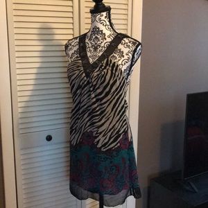 Beautiful summer tank very pretty / back zipper /